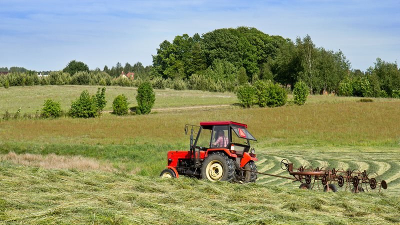 Śmiertelny wypadek przy pracach polowych koło Łomży