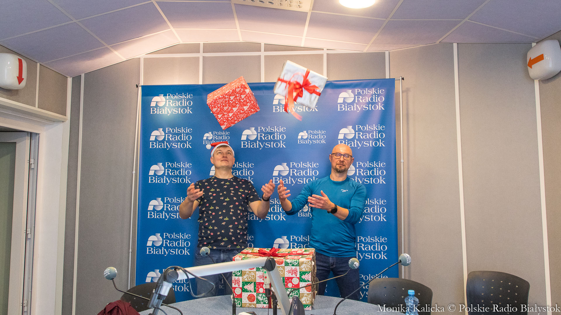 Kto zna więcej świątecznych hitów? - muzyczny pojedynek Kamila Kalickiego i Andrzeja Ryczkowskiego [zdjęcia]