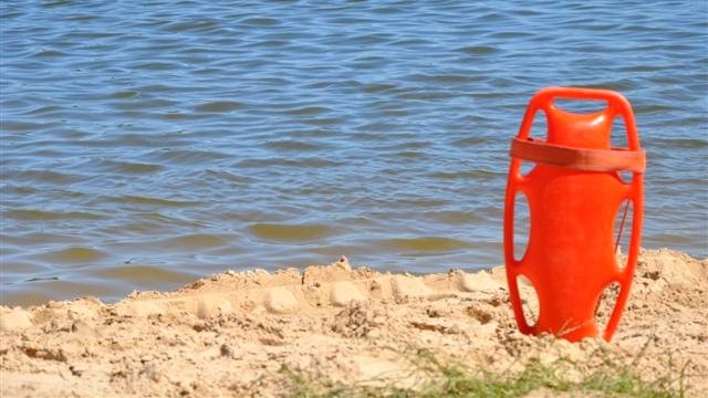Mimo zapewnień przez całe wakacje na plaży w podsuwalskiej wsi Krzywe nie będzie ratownika