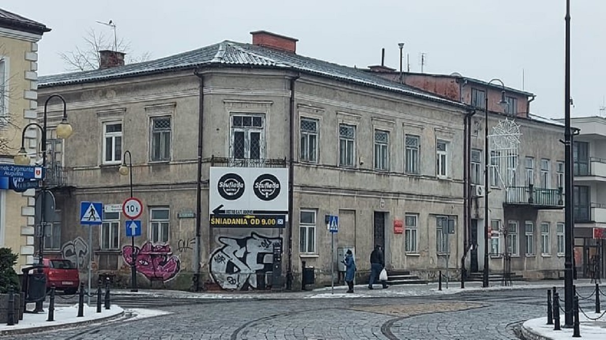 Co się stanie z kamienicą, w której obecnie znajduje się MOPS w Augustowie?