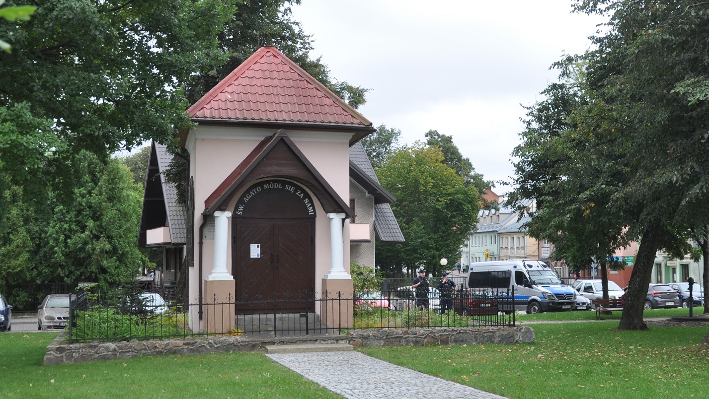 Na dach kaplicy przed sejneńską bazyliką wróci rzeźba świętej Agaty. Na to wydarzenie parafianie czekali od lat