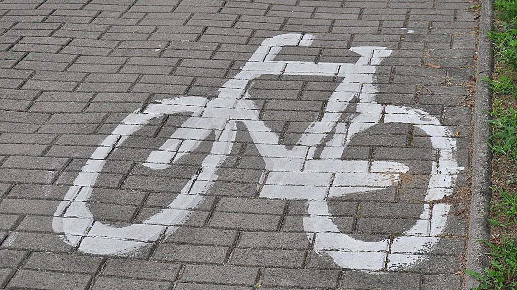 Augustów. Policja szuka sprawcy rowerowego wypadku