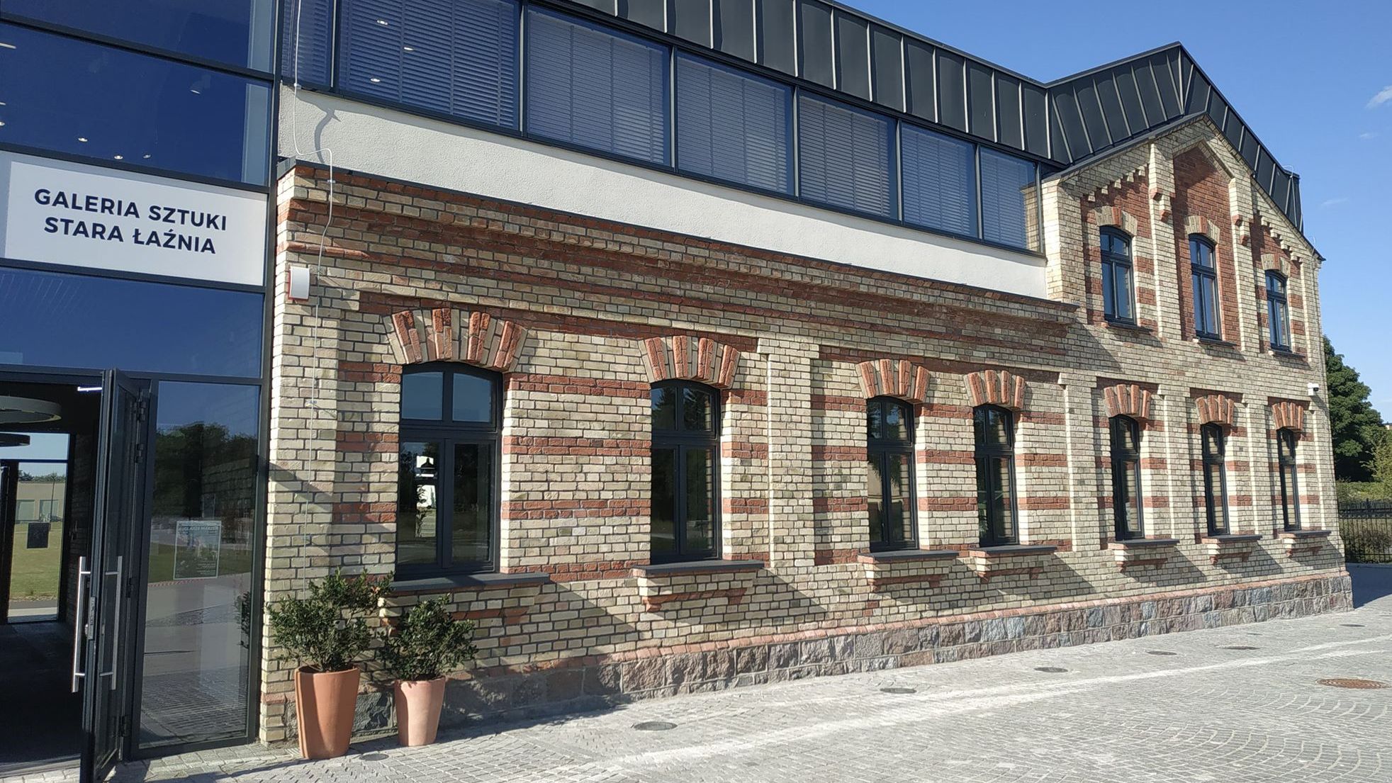 Zmiany na bulwarach. Bar na piasku i większa kawiarnia