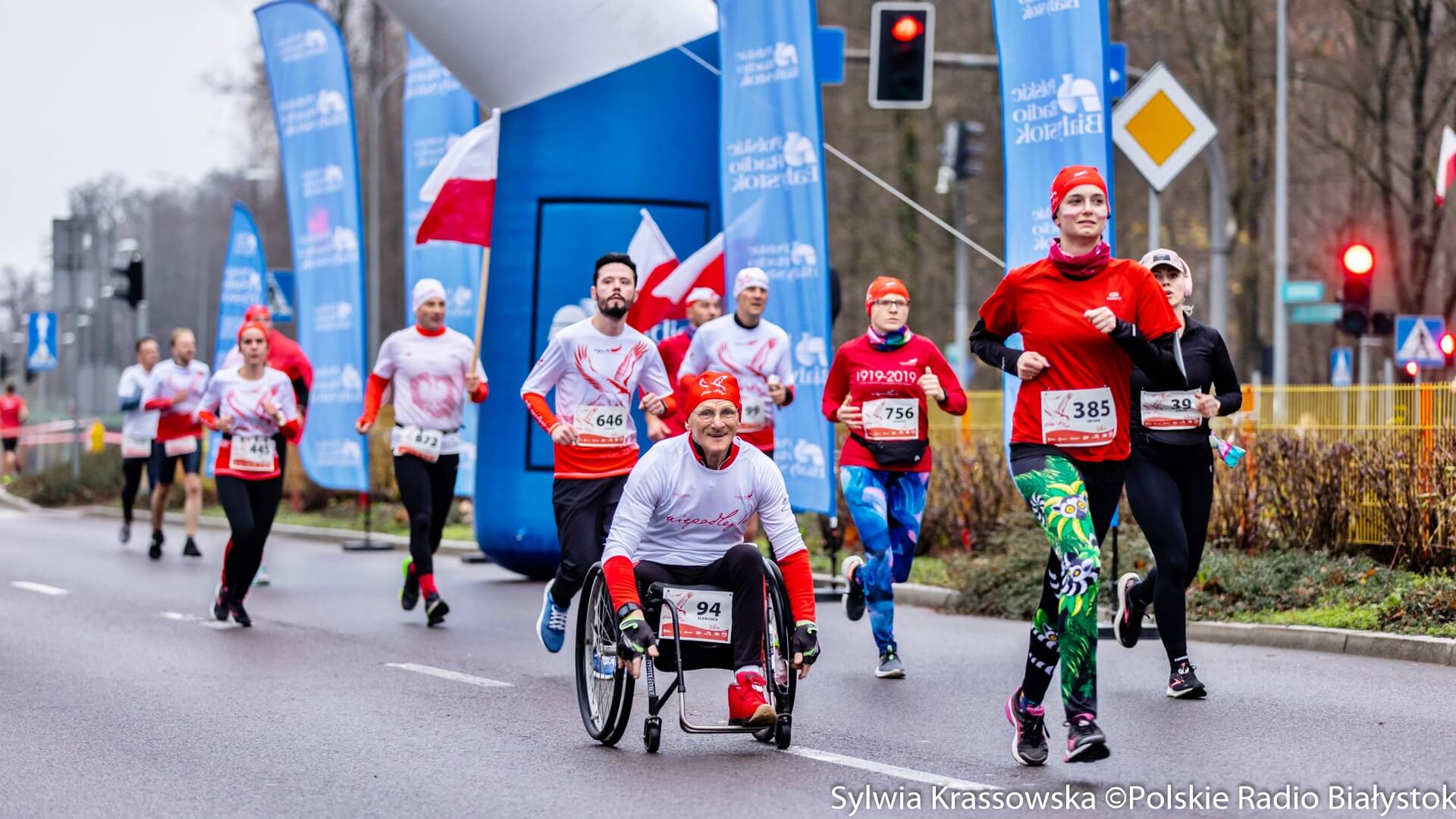Impreza sportowa "Biegnę dla Niepodległej" w Białymstoku [zdjęcia]