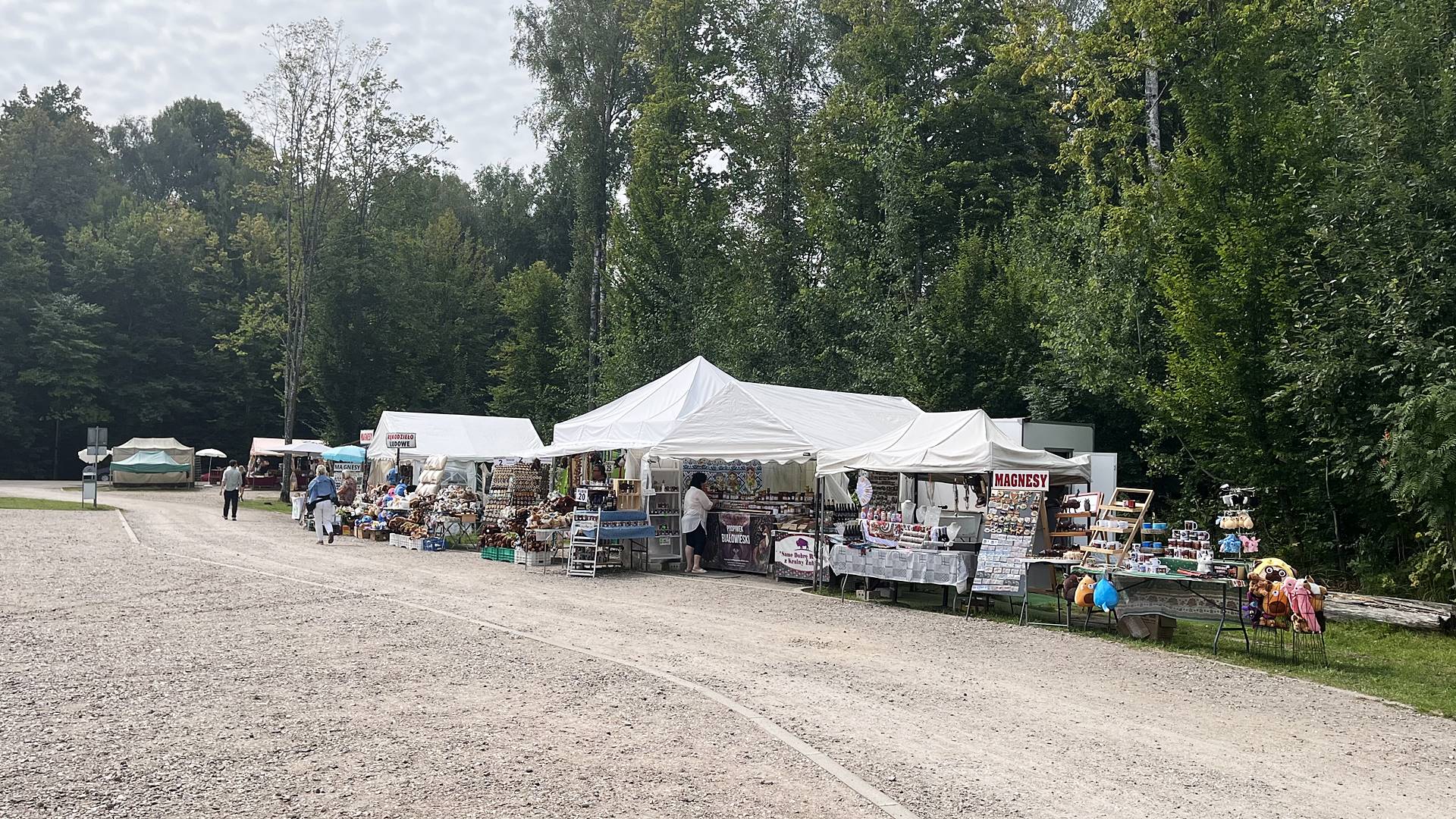Sprzedawcy, przewodnicy, restauratorzy alarmują, że m.in z powodu dezinformacji w rejonach przygranicznych upada turystyka