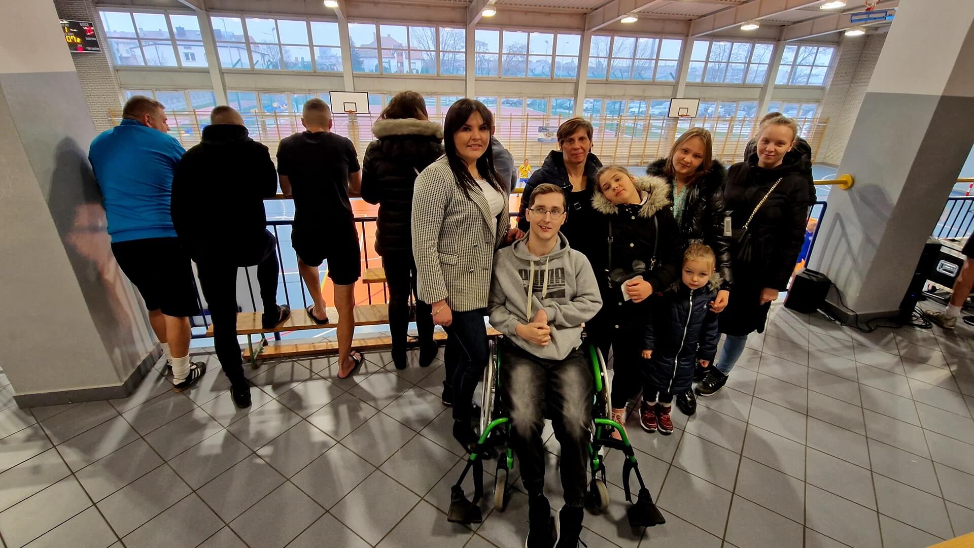Turniej charytatywny w Łapach - wolontariusze zbierają pieniądze na rehabilitację 22-letniego Damiana