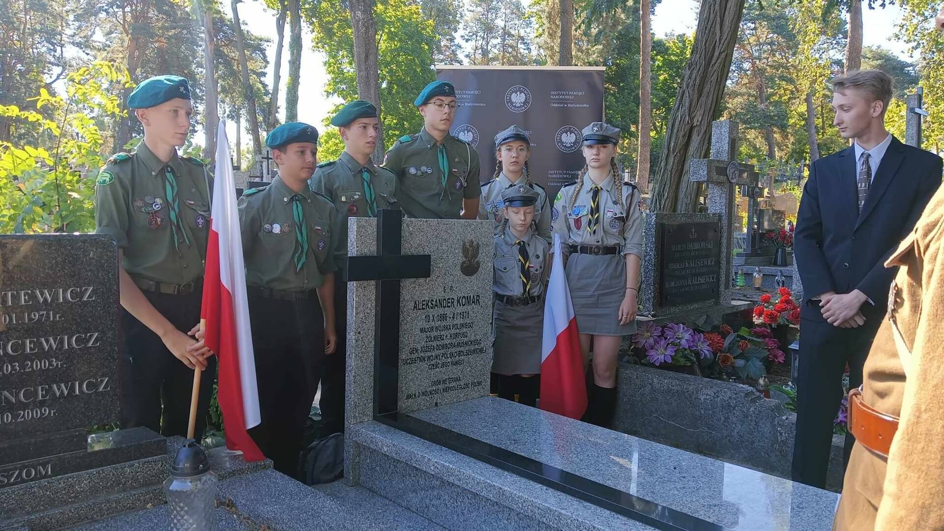 Odnowiony grób weterana walk o niepodległość Polski majora Aleksandra Komara został uroczyście poświęcony