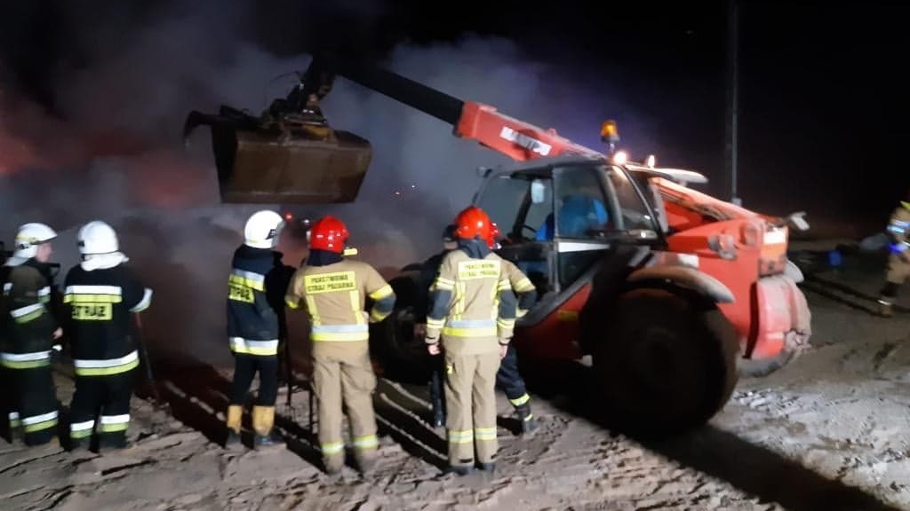 W Długołęce koło Krypna spaliło się około tysiąca bel ze słomą