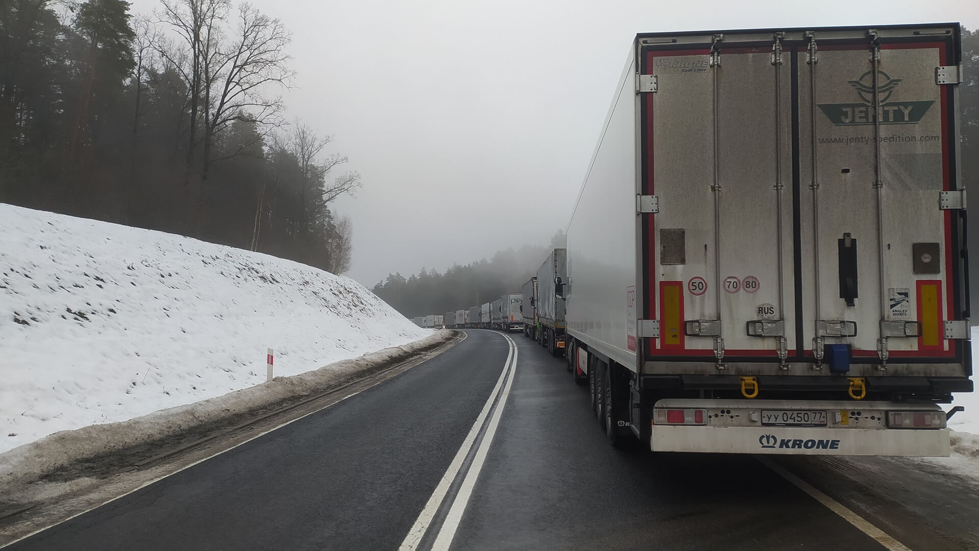 Tysiąc tirów w kolejce przed Bobrownikami