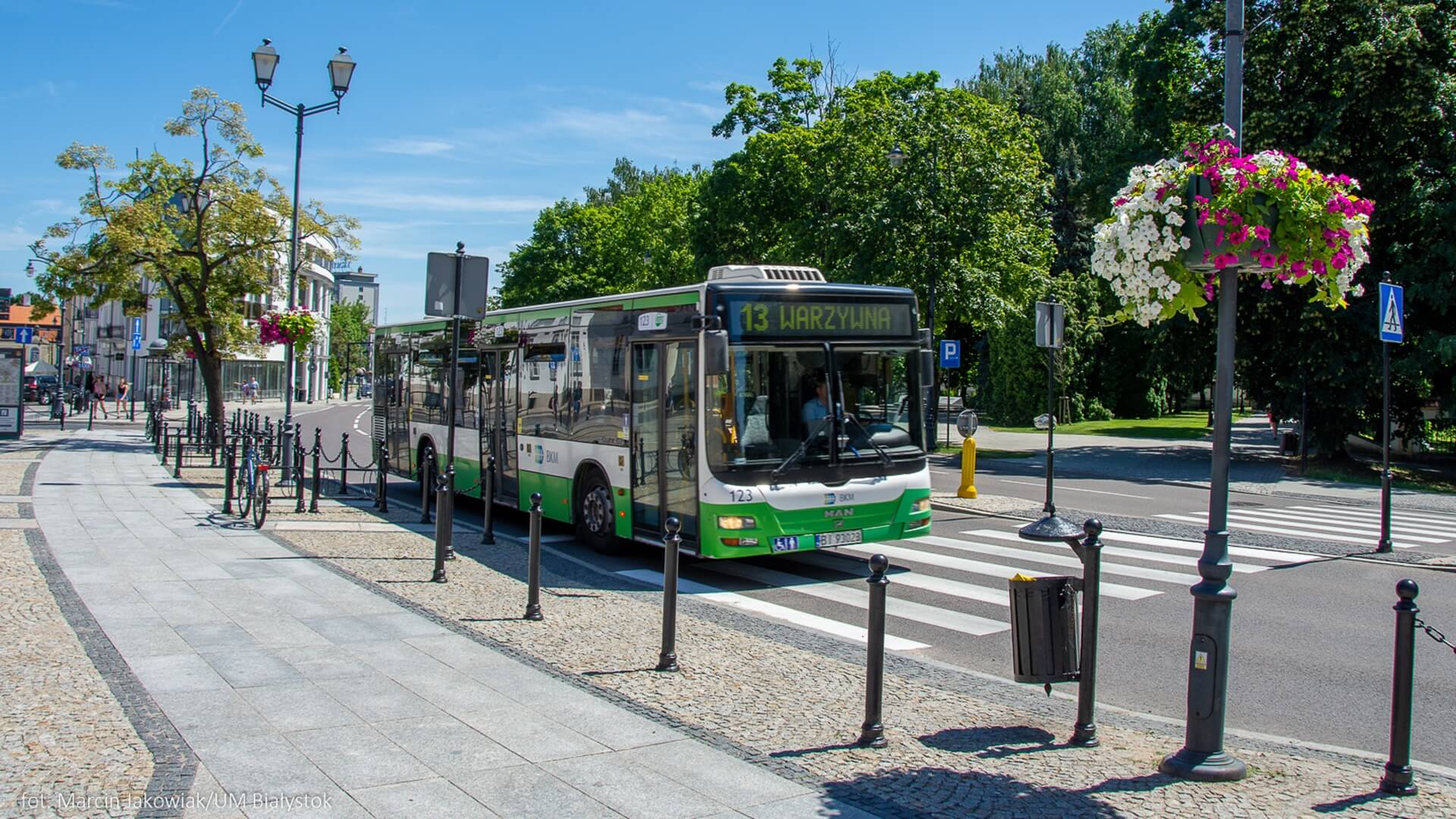 Biegacze opanowali Białystok - autobusy komunikacji miejskiej jeżdżą inaczej [lista zmian]