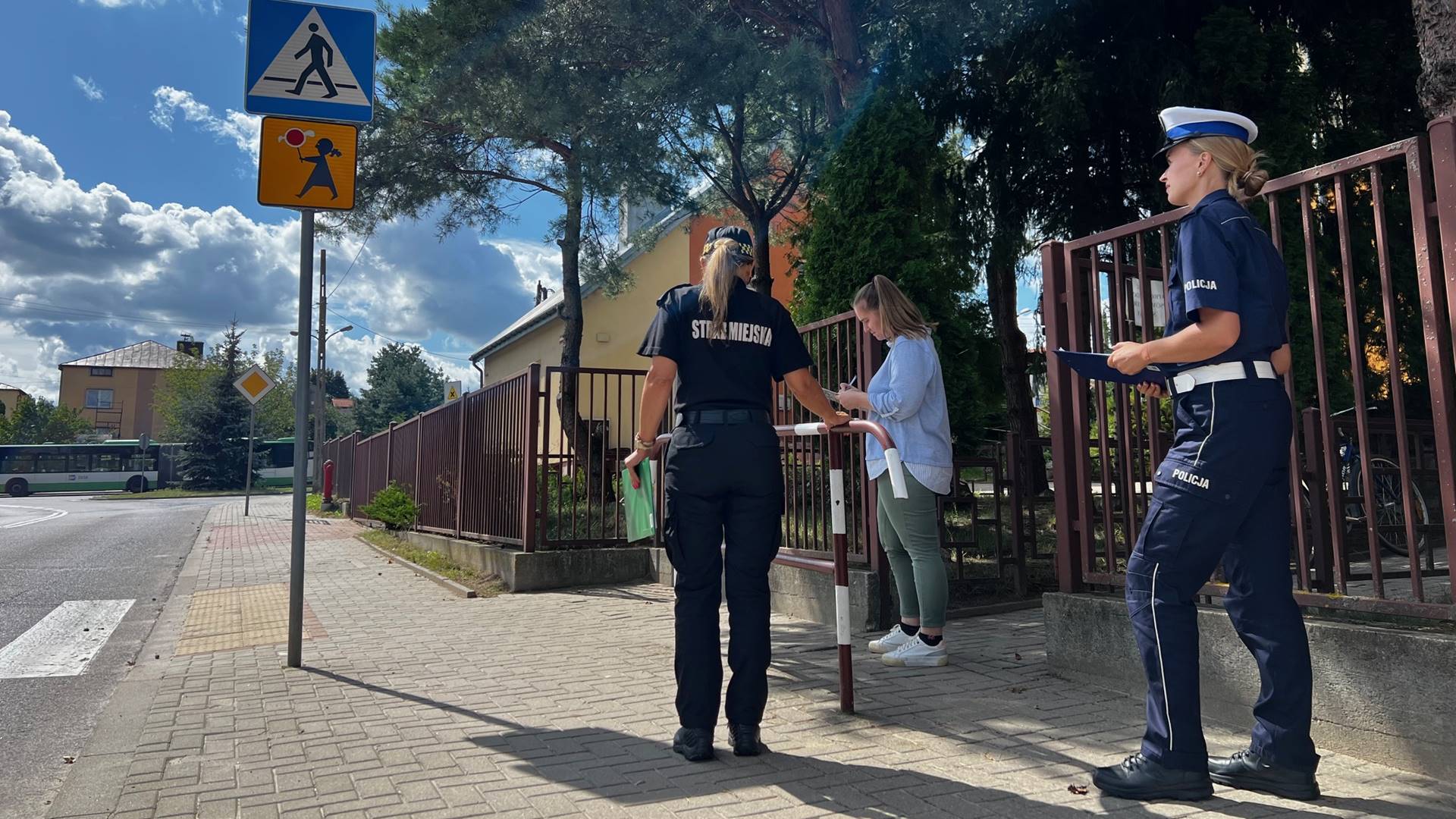 "Bezpieczeństwo jest ważne" - białostocka straż miejska rozpoczyna szkolenia w podstawówkach