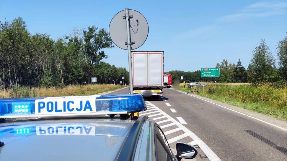 Wypadek na DK19 - rowerzystka potrącona przez ciężarówkę trafiła do szpitala