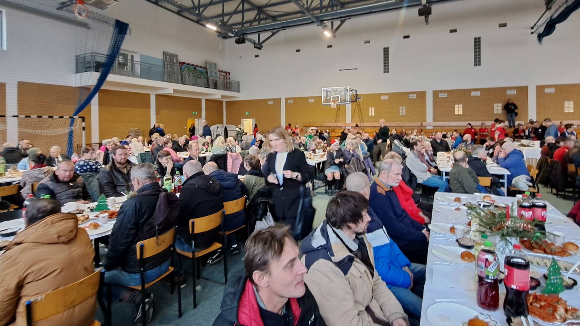 Około 500 osób przyszło na wigilię dla samotnych i potrzebujących w Białymstoku