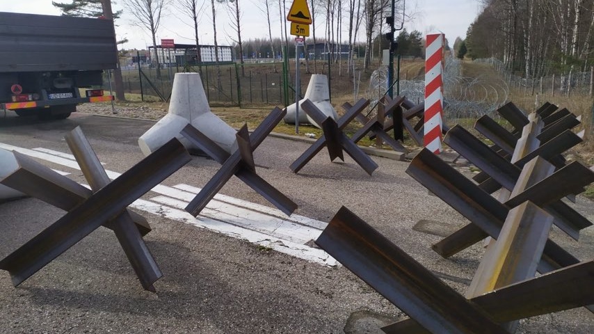 Szef MON zapowiedział prewencyjną rozbudowę zabezpieczeń na granicy z Rosją i Białorusią