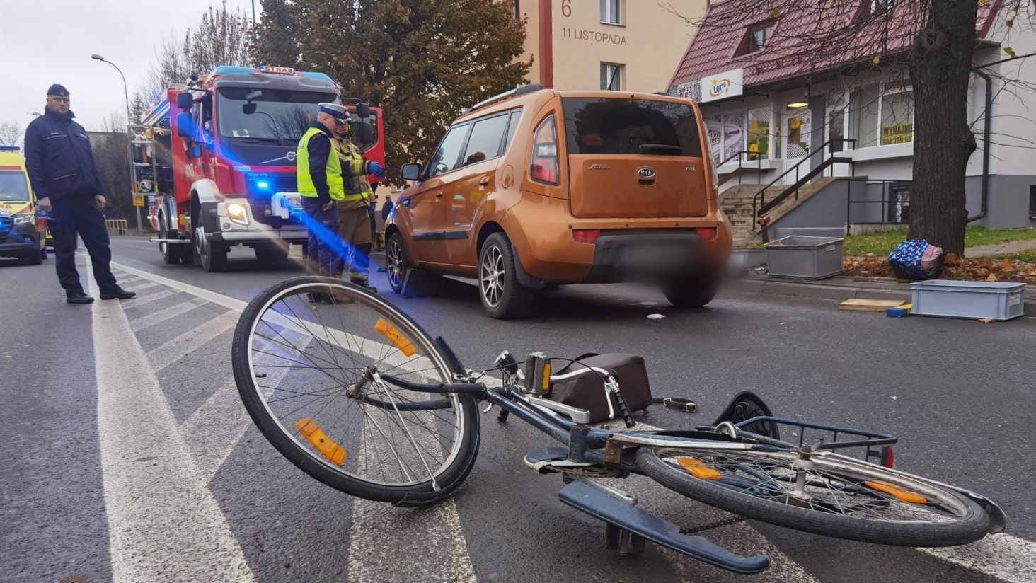 Wypadek na przejściu dla pieszych w Siemiatyczach. Kobieta trafiła do szpitala