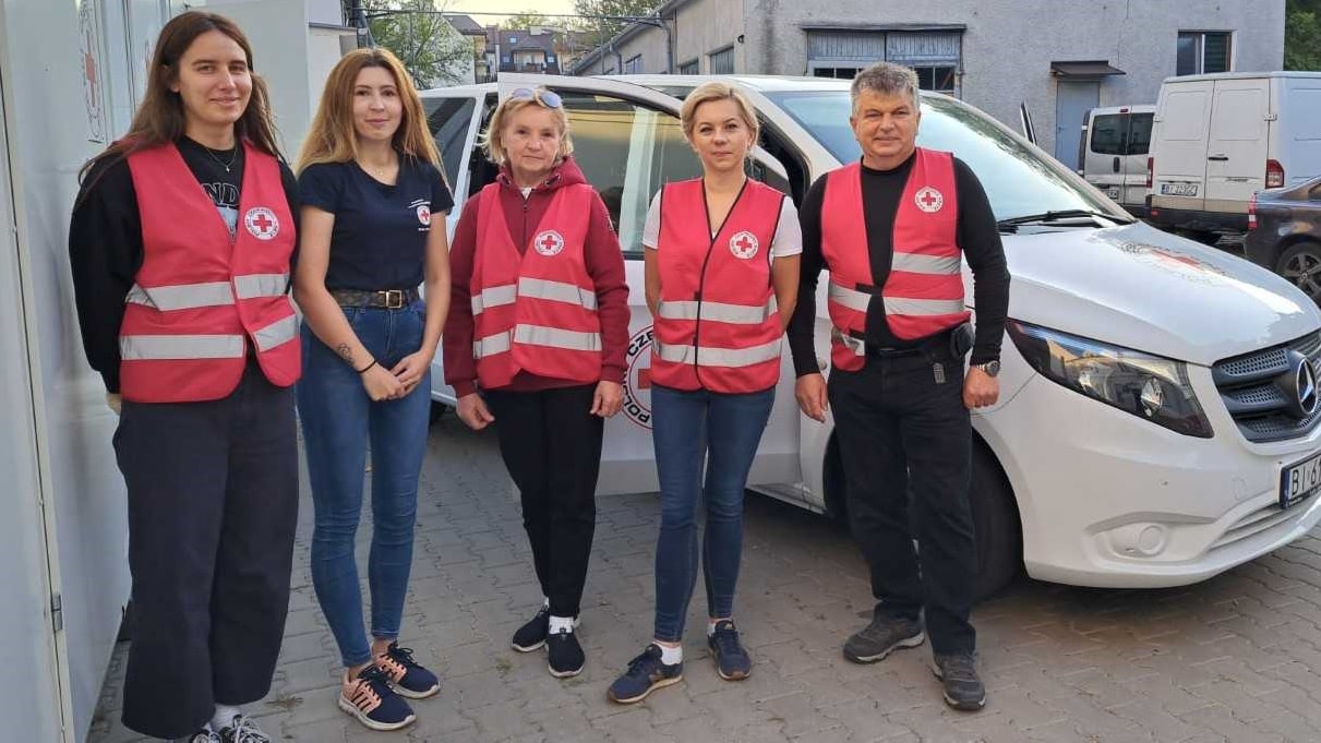 Wolontariusze PCK jadą pomagać powodzianom. Zawiozą pierwsze dary od białostoczan