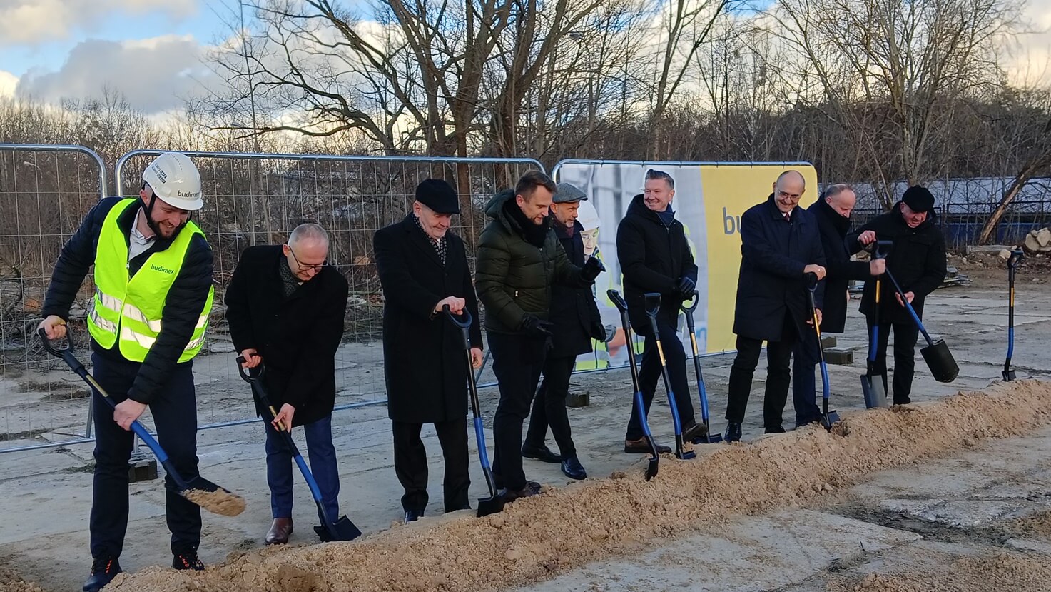 Przy ul. Wiewiórczej w Białymstoku oficjalnie rozpoczęła się budowa nowej siedziby Powiatowego Urzędu Pracy