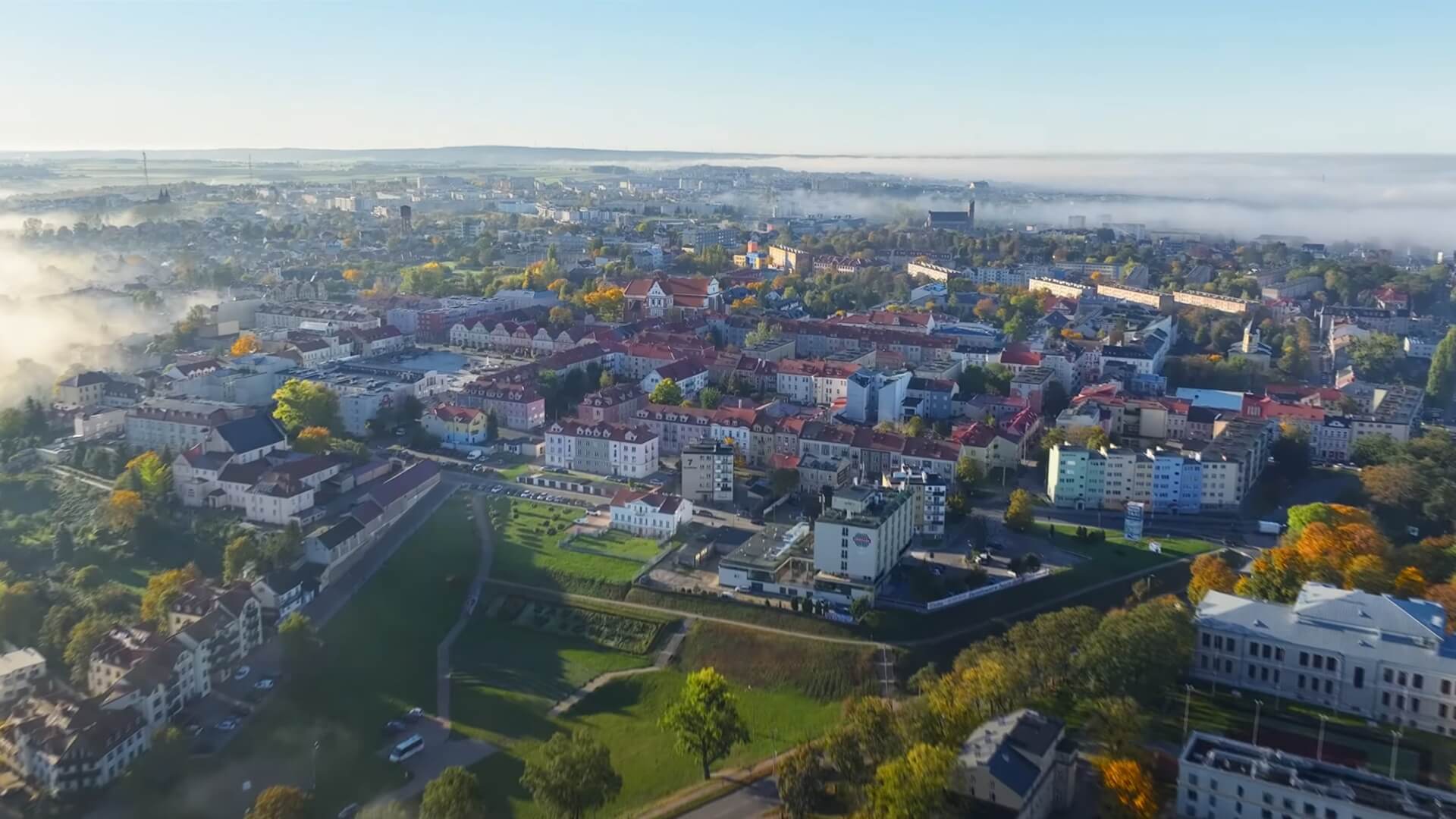 Powstał nowy film promujący Łomżę - widać na nim ujęcia miasta z drona