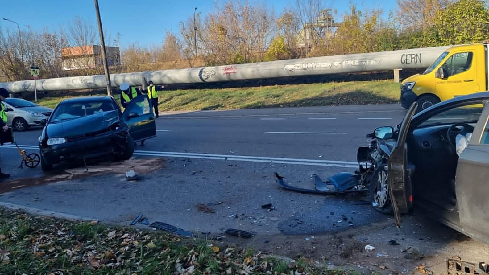 Wypadek z udziałem radiowozu. Policjant w szpitalu