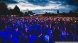 Koncert Sarsy w Augustowie, Mistrzostwa Polski w Pływaniu na Byle Czym 2023, fot. Joanna Szubzda