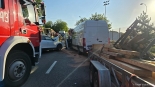 Zderzenie busa z volkswagenem na ul. Przejazd w Łomży, 10.07.2024, fot. Paweł Wądołowski