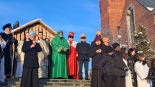 Co najmniej kilkaset osób wzięło udział w Orszaku Trzech Króli w Łomży, fot. Adam Dąbrowski