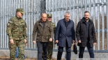 Wizyta Donalda Tuska, Władysława Kosiniaka-Kamysza i Tomasza Siemoniaka na granicy polsko-białoruskiej, 22.03.2025, fot. Joanna Szubzda