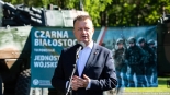Mariusz Błaszczak na pikniku wojskowym w Czarnej Białostockiej, fot. Joanna Szubzda