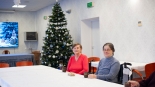 Przekazanie świątecznych paczek od Polskiego Radia Białystok podopiecznym DPS-u przy ul. Świerkowej w Białymstoku, 16.12.2024, fot. Barbara Sokolińska