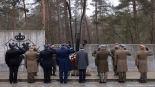 Wojewoda podlaski Jacek Brzozowski i przedstawiciele służb uczcili pamięć powstańców w Choroszczy, 22.01.2025, fot. Milosz Kozakiewicz / PUW