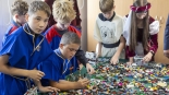Zbudujmy z Lego zamek Chrobrego - nietypowa lekcja historii w szkole w Puchałach, 25.06.2025, fot. Paweł Wądołowski