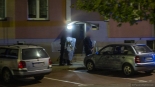 Nocna akcja policji na ulicy Stacha Konwy w Łomży, 23.10.2024, fot. Paweł Wądołowski