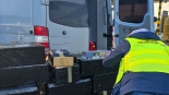 Przesyłki kurierskie z nielegalnymi e-papierosami, 12.05.2025, fot. KAS