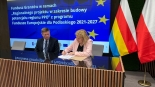 Wicemarszałek Marek Malinowski oraz przedstawiciele ośrodków naukowych podpisali umowy dotyczące dofinansowania tych ośrodków, 10.07.2025, fot. Gabriela Lasota