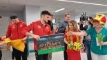 Piłkarze Jagiellonii w Uniwersyteckim Centrum Onkologii, 10.03.2025, fot. Renata Reda