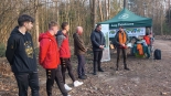 Piłkarze i kibice Jagiellonii Białystok posadzili kilkaset dębów w Lesie Solnickim, 21.03.2025, fot. Marcin Gliński