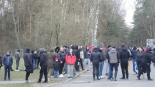 Protest przed ośrodkiem dla cudzoziemców w Czerwonym Borze, 6.04.2025, fot. Adam Dąbrowski