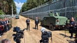 Alexander Dobrindt i Tomasz Siemoniak na polsko-białoruskiej granicy w Połowcach, 21.07.2025, fot. Grzegorz Pilat