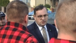 Konferencja prasowa podlaskich rolników przed biurem poselskim Stefana Krajewskiego w Zambrowie, 21.03.2025, fot. Adam Dąbrowski