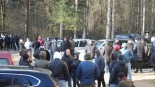 Protest przed ośrodkiem dla cudzoziemców w Czerwonym Borze, 6.04.2025, fot. Adam Dąbrowski