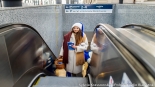 Niebieski Mikołaj Polskiego Radia Białystok zaprasza do wspólnych zdjęć, fot. Sylwia Krassowska