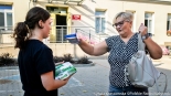 Białostoczanie przynoszą dary do Centrum Aktywności Społecznej w Białymstoku dla powodzian, fot. Sylwia Krassowska
